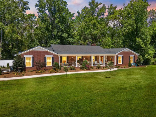 27 Forest Ln, Ware Shoals, SC 29692