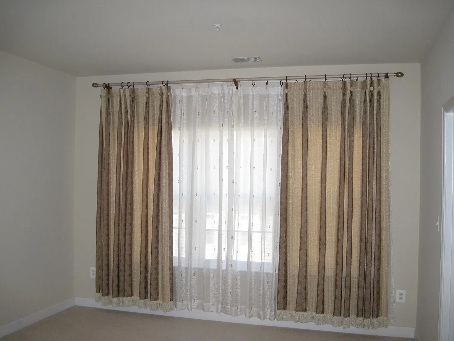 3 bed, 1880 sqft, $2,900 — Photo 4