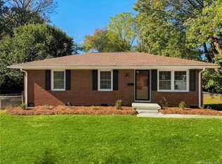 2727 Kendall Dr, Charlotte, NC 28216