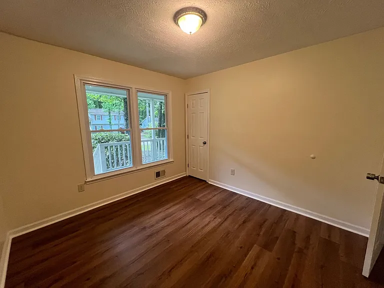 2410 Hillboro Cir SW — Photo 13