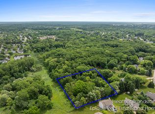 4323 Woodside Oaks Dr SE, Kentwood, MI 49546