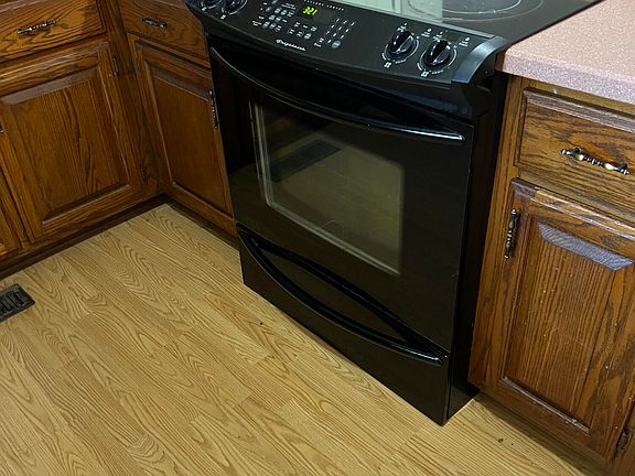 3rd image of 2630 Clifton Dr