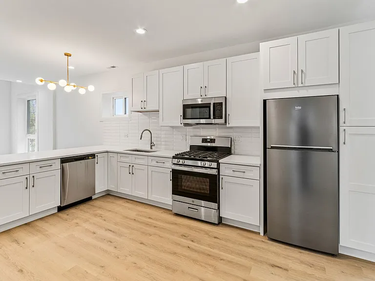 3607 N Bell Ave #3S — Photo 2