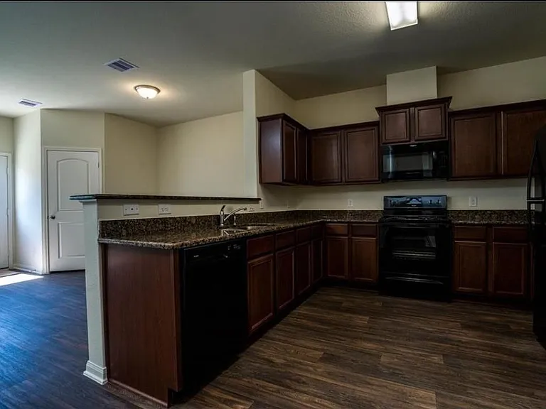 212 Autumn Berry Ln — Photo 2
