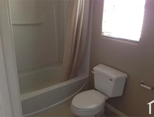 5 bed, 1731 sqft, $3,400 — Photo 2