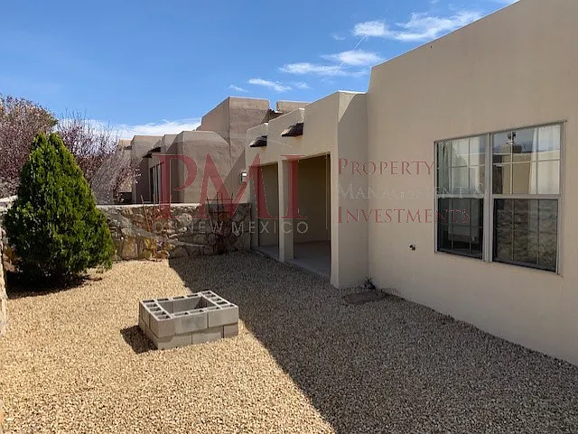 2229 Santa Ana — Photo 22