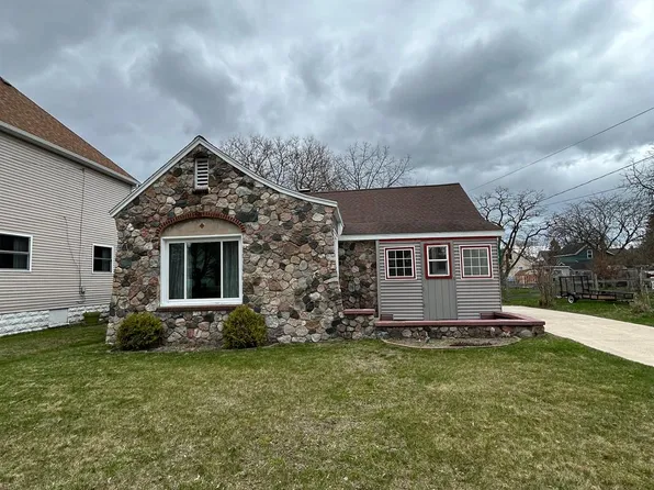 416 Church St, East Tawas, MI 48730