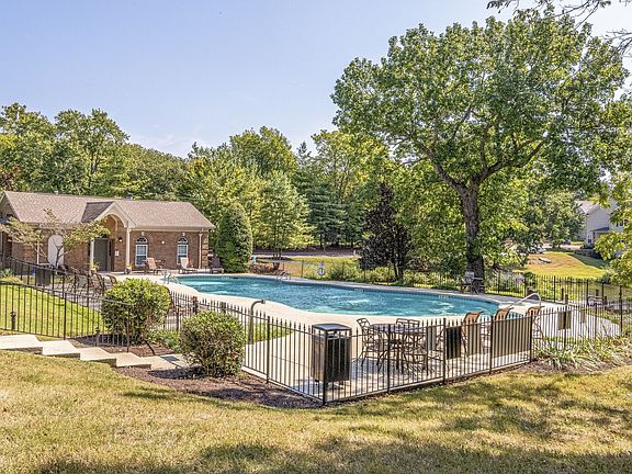 2nd image of 153 Harbor Village Dr