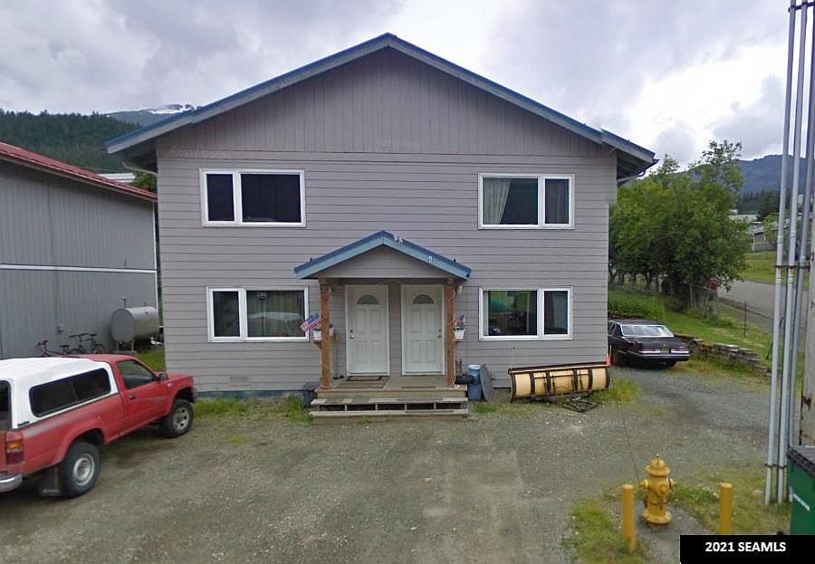 2nd image of 915 1st St