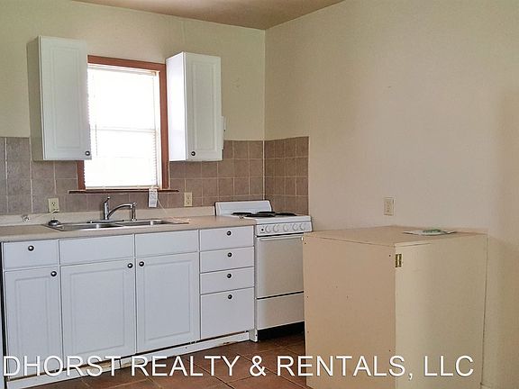 5th image of 1014 N Bradley St APT 1