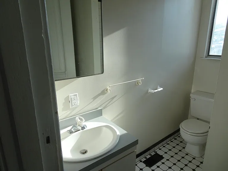 1800 Horace Ave #2 — Photo 3