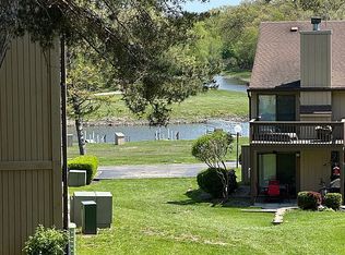 53 Oak Hill Colony APT 4, Fox Lake, IL 60020