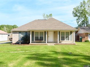 8757 Shadow Bluff Ave, Denham Springs, LA 70726