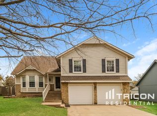 14713 S Seminole Dr, Olathe, KS 66062