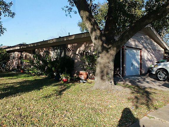 2nd image of 8351 Glenloch Dr