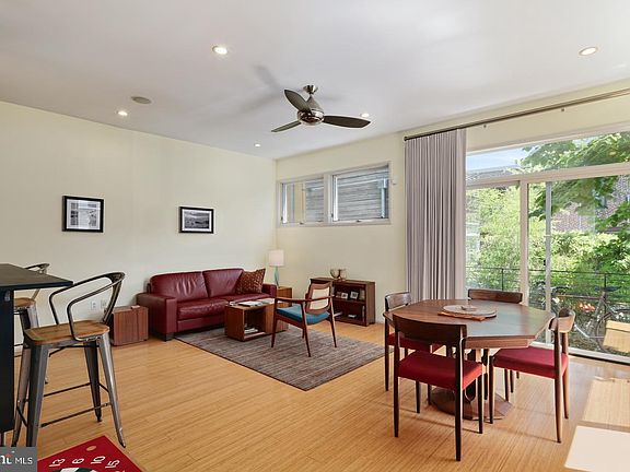 3rd image of 1342 E Berks St APT B