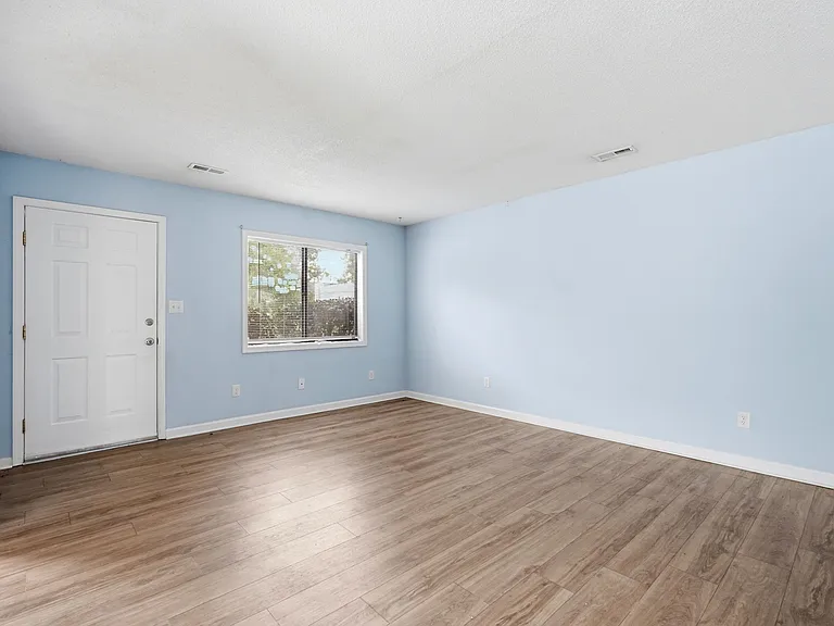 1451 Turkey Ridge Dr #D — Photo 14