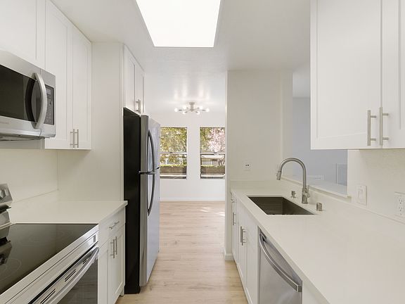 5th image of 695 Bristol Dr APT 182