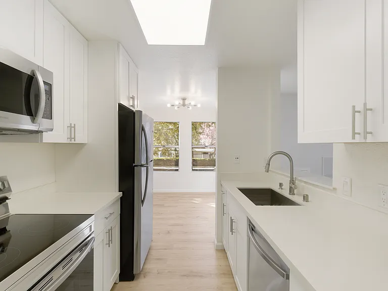 695 Bristol Dr #182 — Photo 5