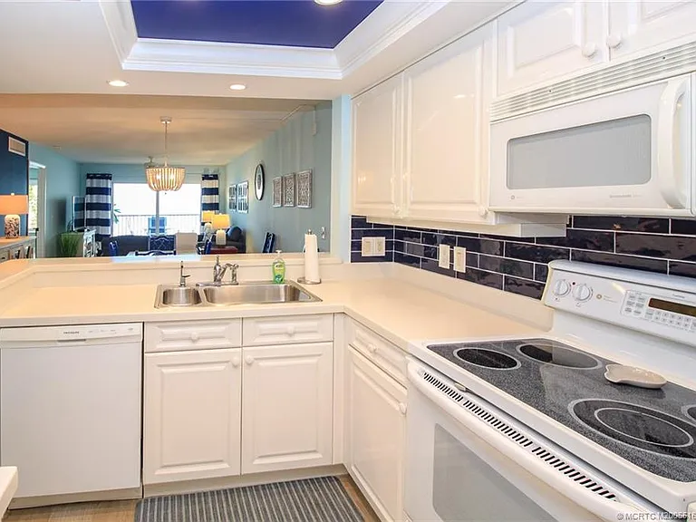 20 NE Plantation Rd #205 — Photo 14
