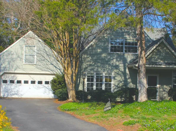 2068 Winterfield Cir, Charlottesville, VA 22911