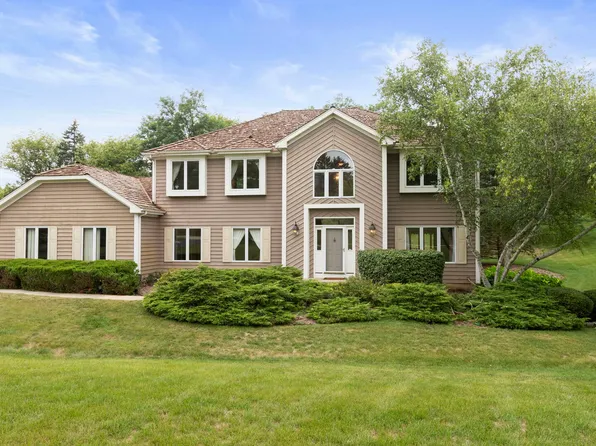 25410 N Cayuga Trl, Lake Barrington, IL 60010