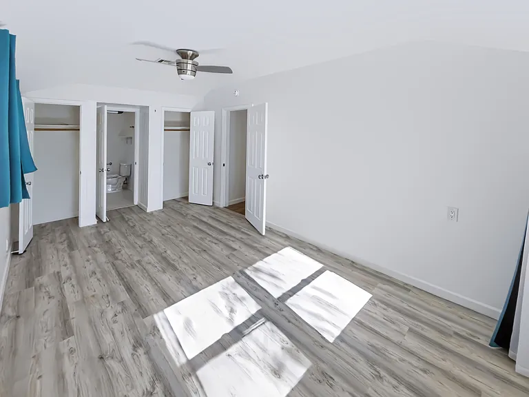 7042 Jamieson Ave — Photo 14