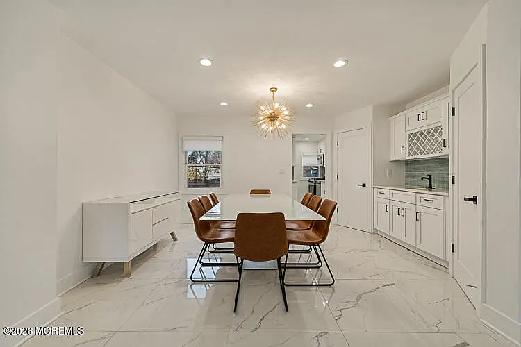 3 bed, 2.5 bath, 1376 sqft, $2,700 — Photo 4