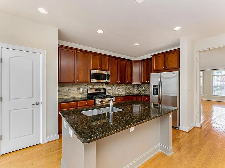 8032 Reserve Way — Photo 7