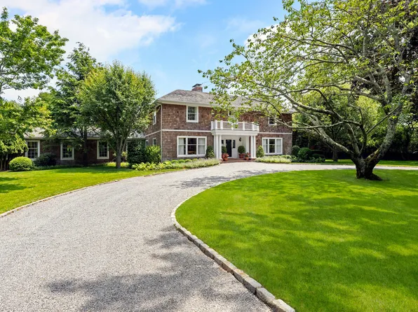 154 Captains Neck Ln, Southampton, NY 11968