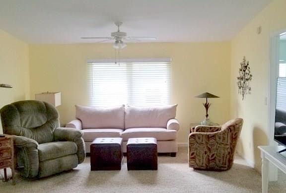 5th image of 455 Papaya Cir
