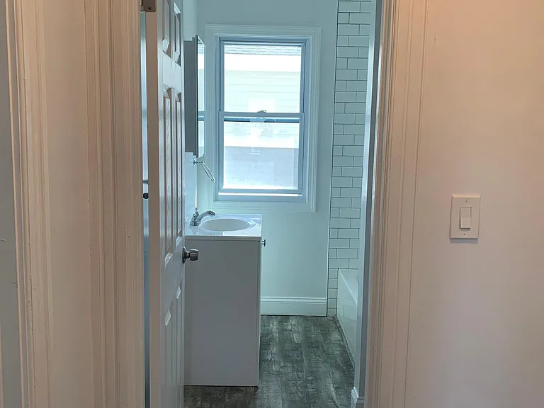 181 Grove St #2 — Photo 3