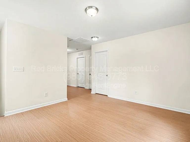 10420 Benfield Rd — Photo 16