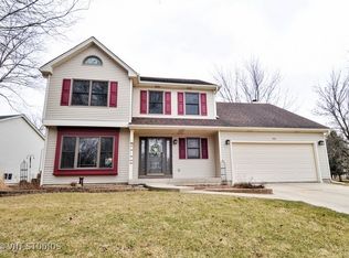 552 Seville Ave, Naperville, IL 60565