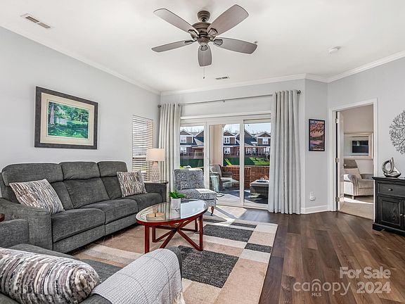 3rd image of 18513 Harborside Dr