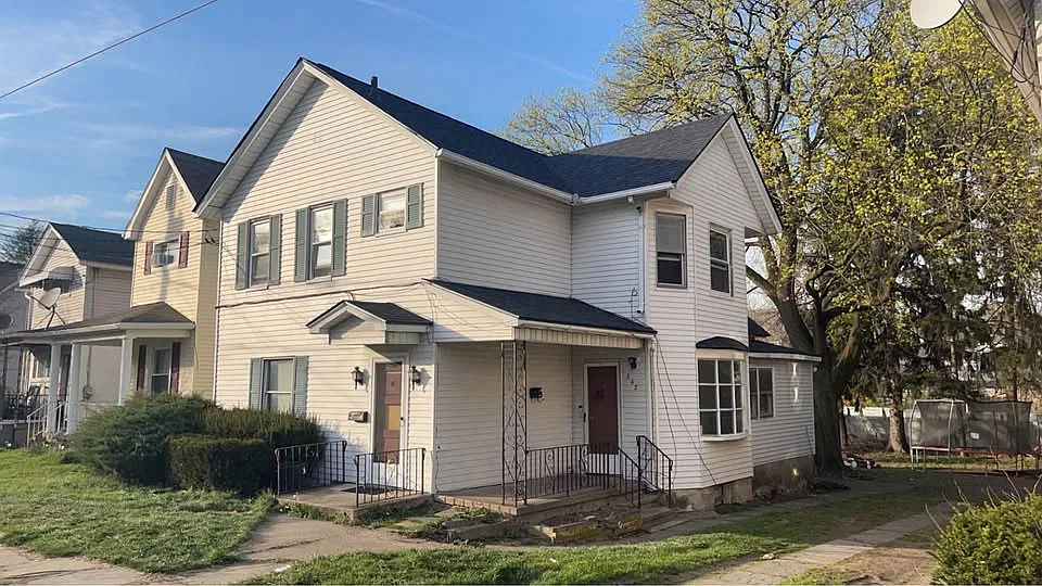342 Putnam St #2