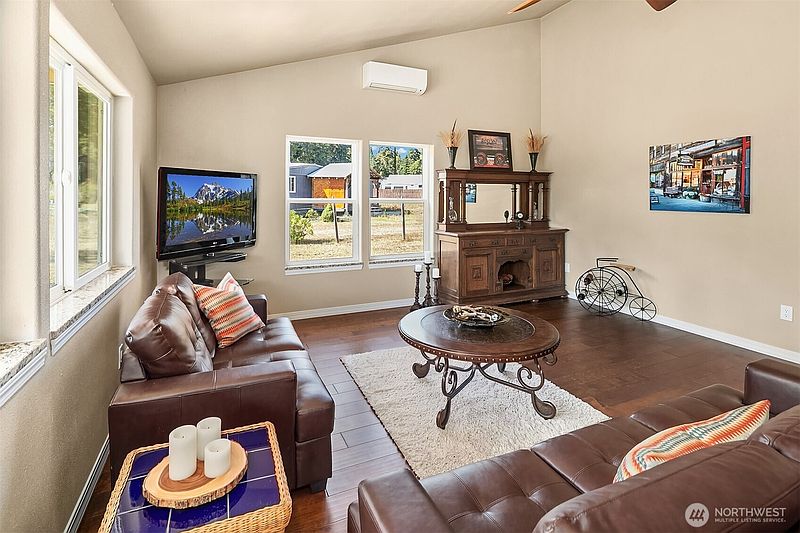 5th image of 230 Cascade View Drive