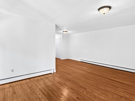 5th image of 28 Deanna Dr #58