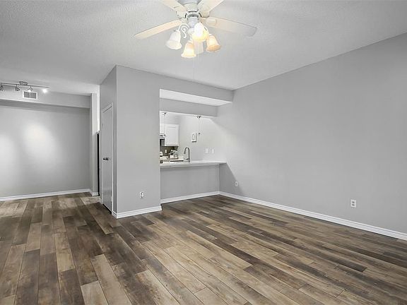 5th image of 7065 N Holiday Dr