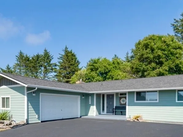 372 Octopus Avenue, Ocean Shores, WA 98569