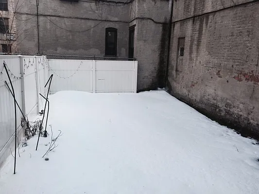 Rented by Premier Metro Realty Corp | media 18