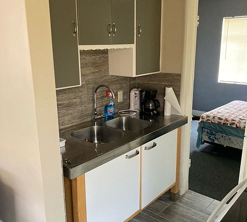 5th image of 932 E Millcreek Way S