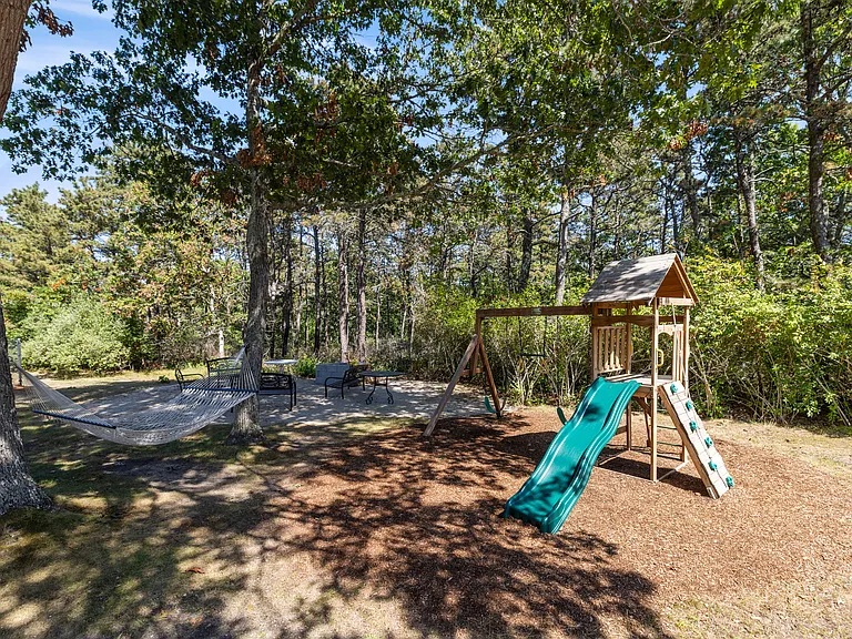114 Dover Rd — Photo 21