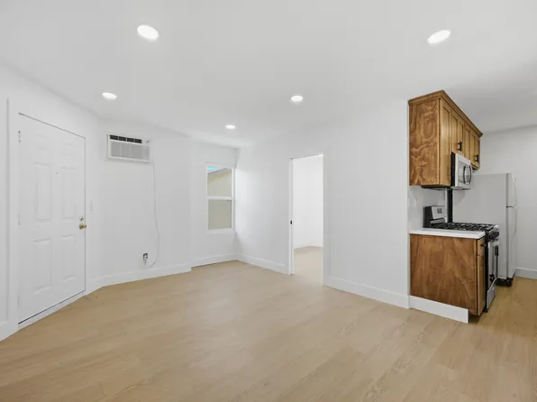 1040 W 165th Pl APT 2, Gardena, CA 90247