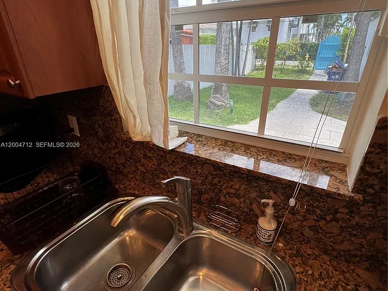 265 Palm Ave — Photo 38