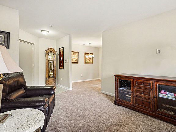 5th image of 12 Juliet Ln APT 104