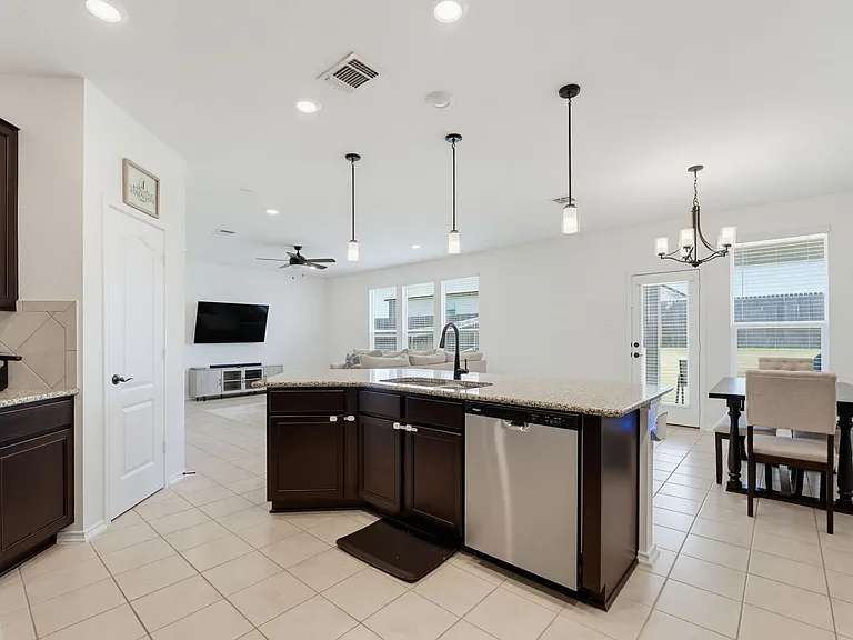 1309 Long Creek Ln — Photo 7