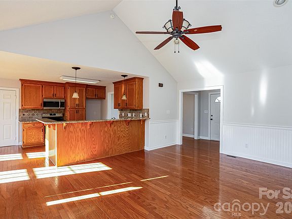 5th image of 783 Hathcock Glen Dr