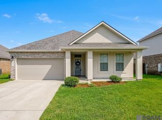 34273 Garnet Lake Dr, Walker, LA 70785