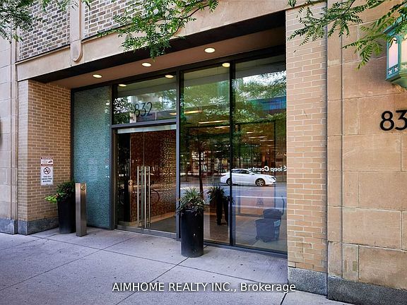 3rd image of 832 Bay St #2007